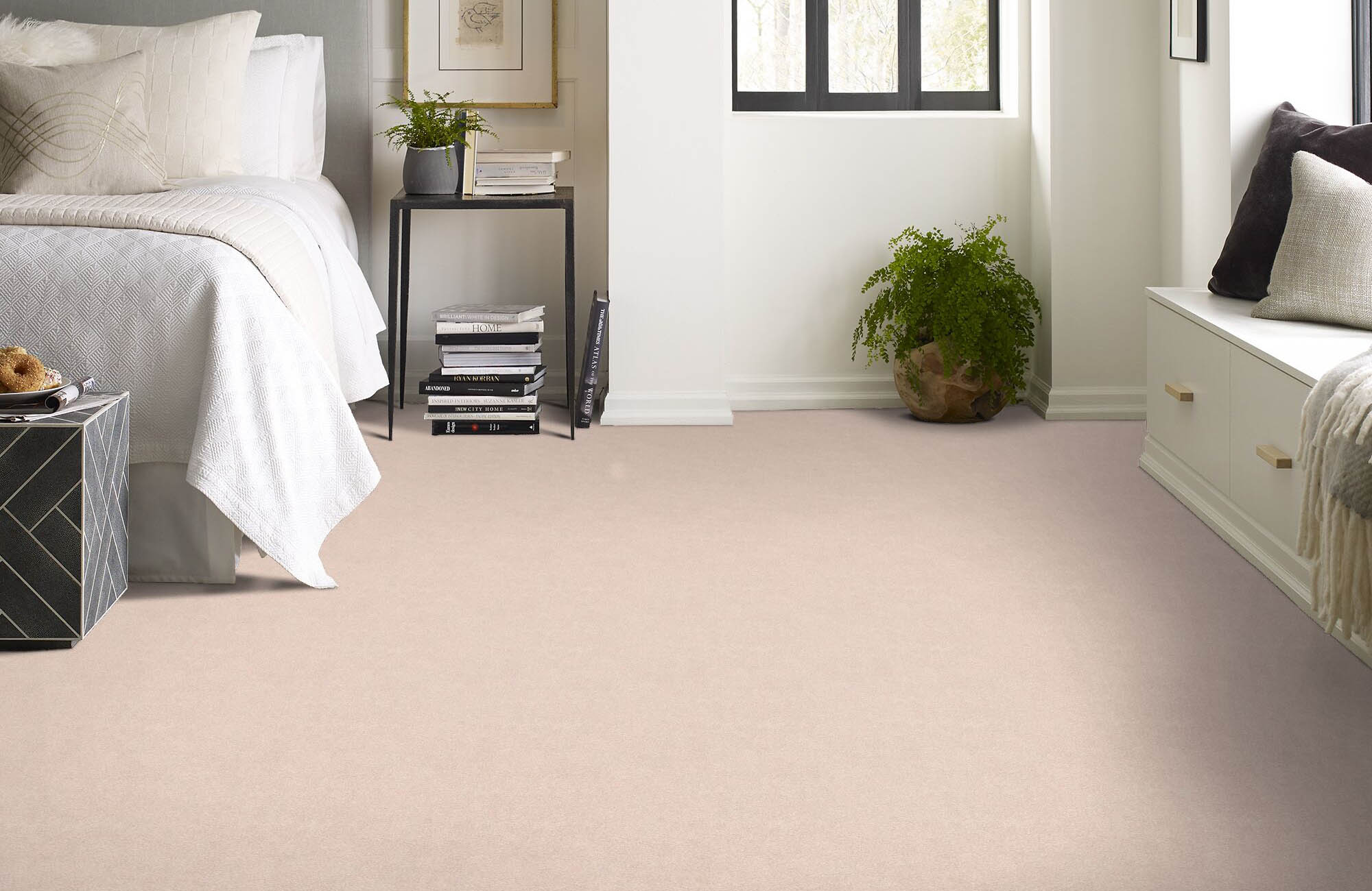 saxony-plush trackless carpet